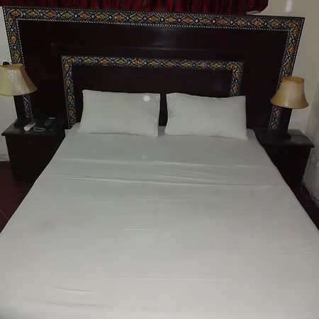 Safari Hotel Upper Mall Лахор Екстер'єр фото