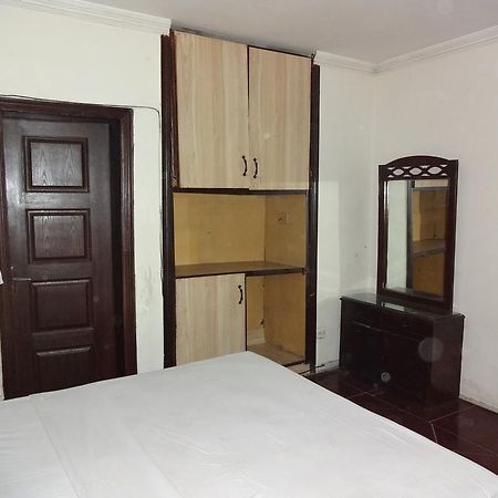 Safari Hotel Upper Mall Лахор Екстер'єр фото