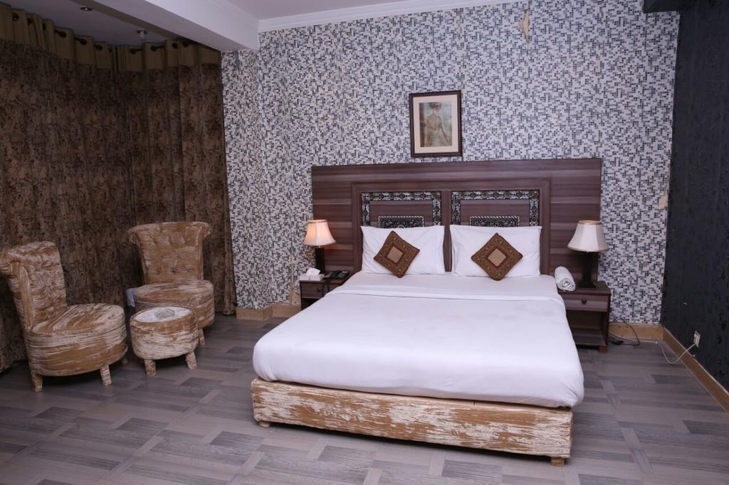 Safari Hotel Upper Mall Лахор Екстер'єр фото